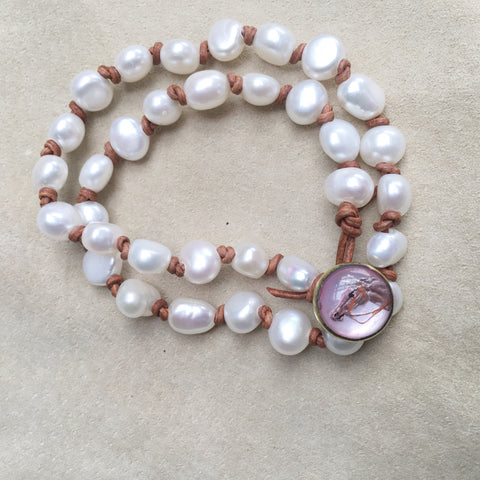 INTAGLIO PEARL BRACELET